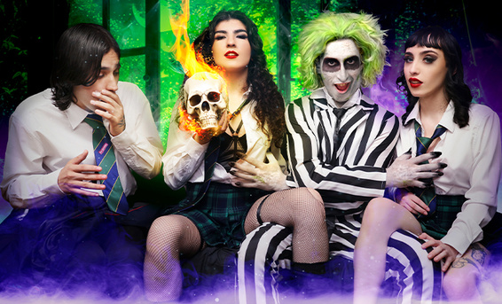 Битлджус заставил парня трахнуть сводную сестру и ее милую подружку