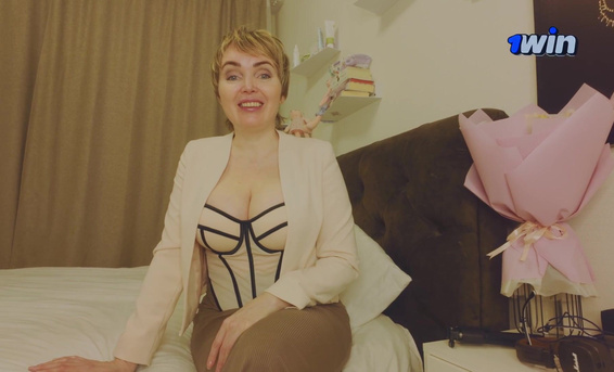 Русский студент выебал свою бывшую школьную училку с большой жопой